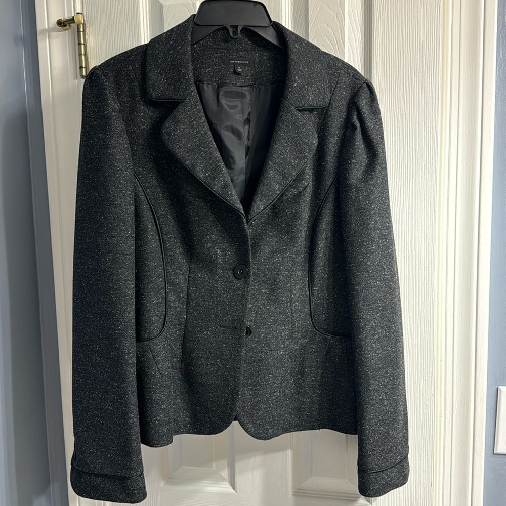Black Wool jacket from Semantiks